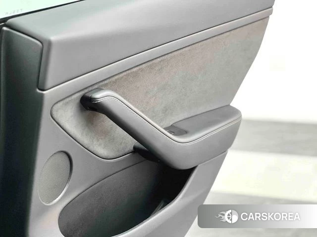 Tesla Model 3 2023 Черный из Китая, фото 2