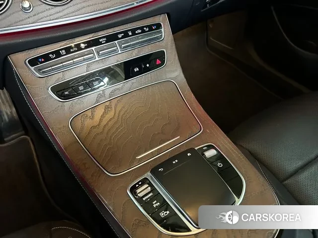 Mercedes-Benz E-Class W213 2020 Черный из Кореи, фото 2