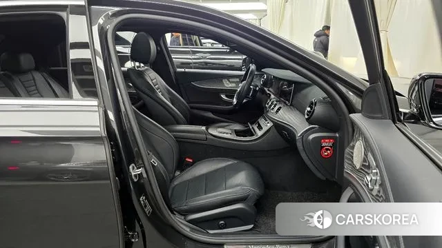 Mercedes-Benz E-Class W213 2022 Серый из Кореи, фото 2