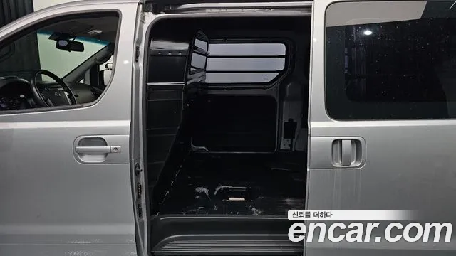 Hyundai The New Grand Starex 2019 Серебристо-серый из Кореи, фото 2