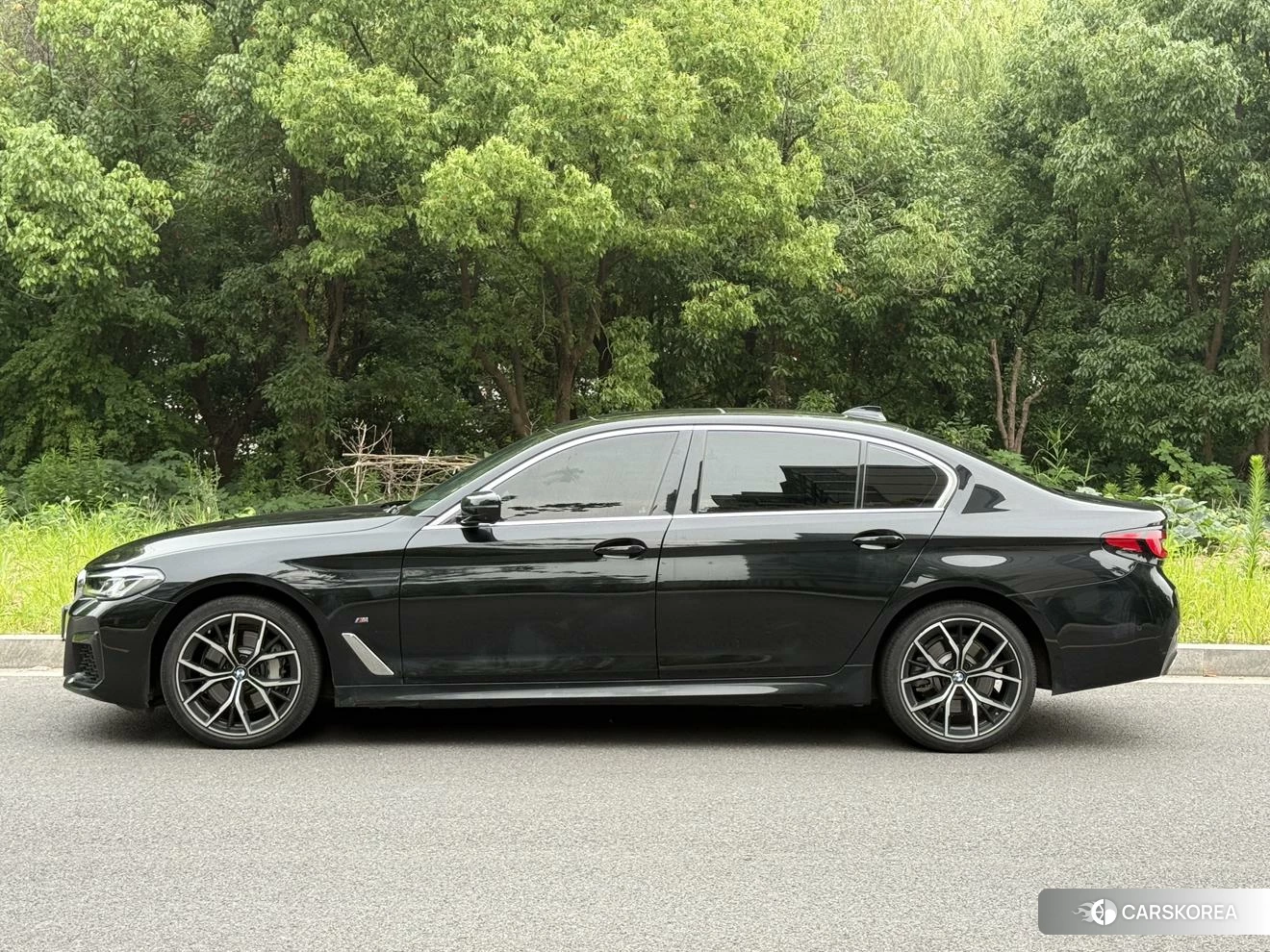 BMW 5 series 2021 Черный из Китая, фото 2
