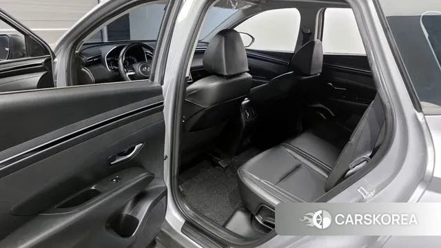 Hyundai Tucson (NX4) 2021 Серебряный из Кореи, фото 2