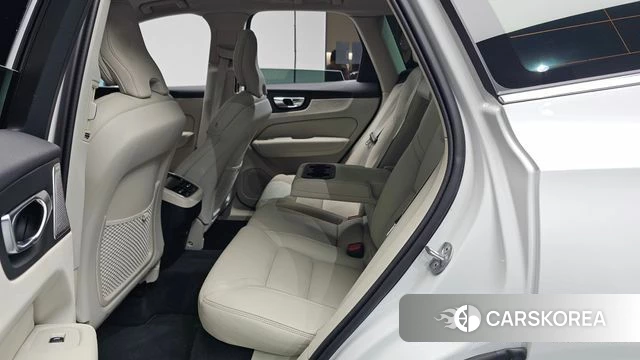 Volvo XC60 second Generation 2025 Белый из Кореи, фото 2