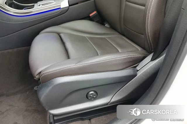 Mercedes-Benz GLC 2022 Белый из Китая, фото 2