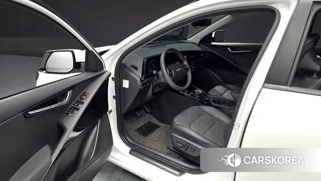 Kia Di Ol Nu Niro 2022 Белый из Кореи, фото 2