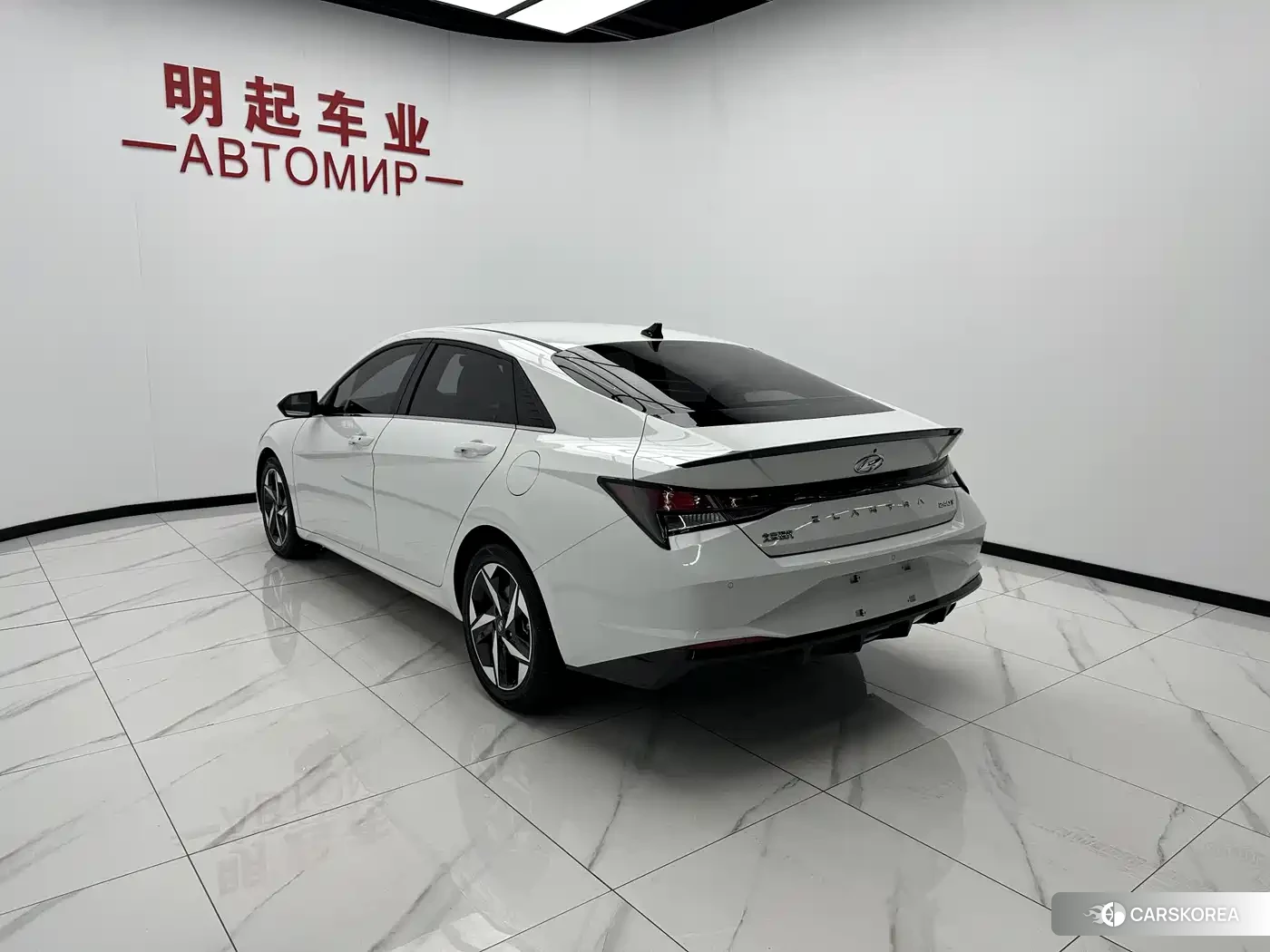 Hyundai Elantra 2023 Белый из Китая, фото 2