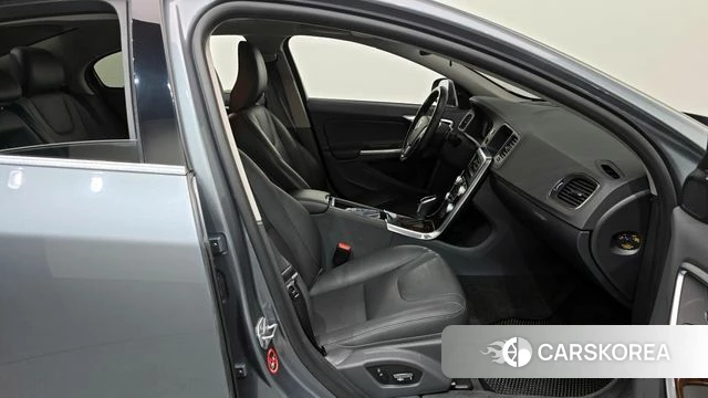 Volvo S60 2018 Серый из Кореи, фото 2