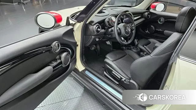 Mini Cooper 2019 Жемчужный цвет из Кореи, фото 2