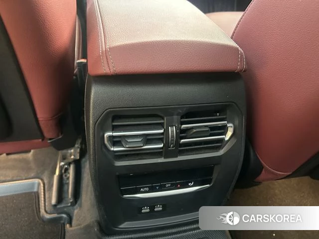 BMW 3 series 2022 Черный из Китая, фото 2