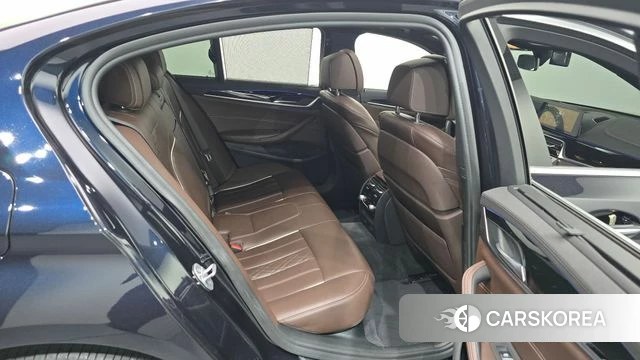 BMW 5 Series (G30) 2018 Черный из Кореи, фото 2