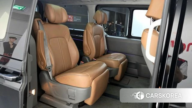 Hyundai Staria 2023 Черный из Кореи, фото 2
