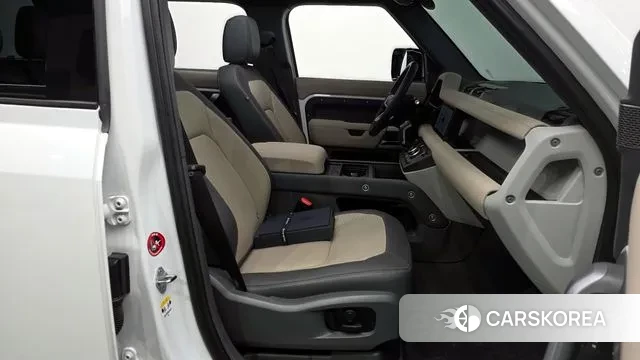 Land Rover Defender (L663) 2023 Белый из Кореи, фото 2