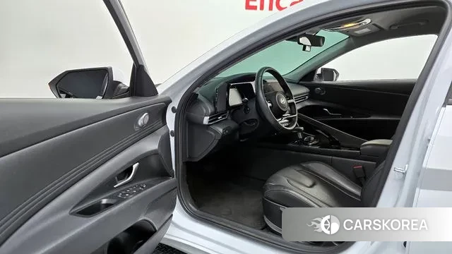 Hyundai The New Avante (CN7) 2024 Белый из Кореи, фото 2