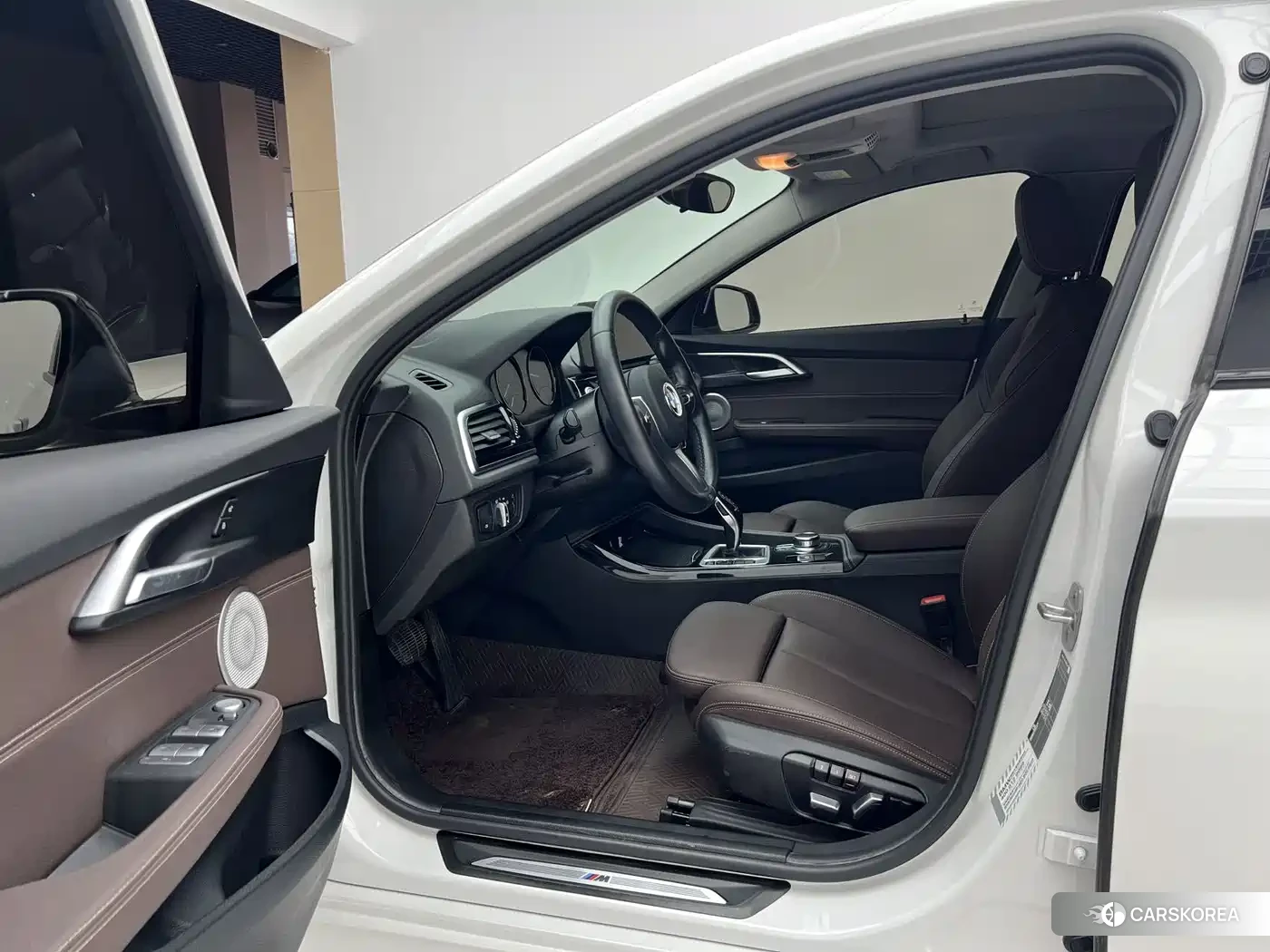 BMW 1 series 2023 Белый из Китая, фото 2