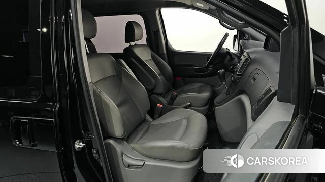 Hyundai The New Grand Starex 2019 Серебристо-серый из Кореи, фото 2