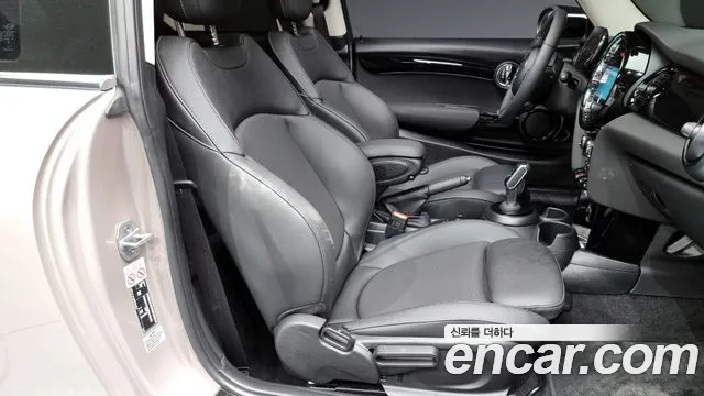 Mini Cooper 2024 Жемчужный цвет из Кореи, фото 2