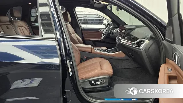 BMW X5 (G05) 2024 Черный из Кореи, фото 2