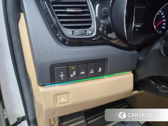 Kia The New Carnival 2019 Белый из Кореи, фото 2