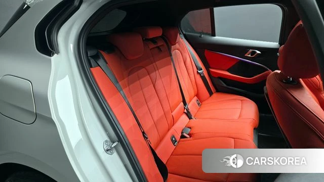 BMW 1 Series (F40) 2021 Белый из Кореи, фото 2