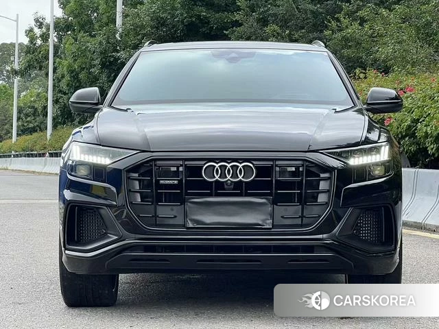 Audi Q8 2021 Черный из Китая, фото 2