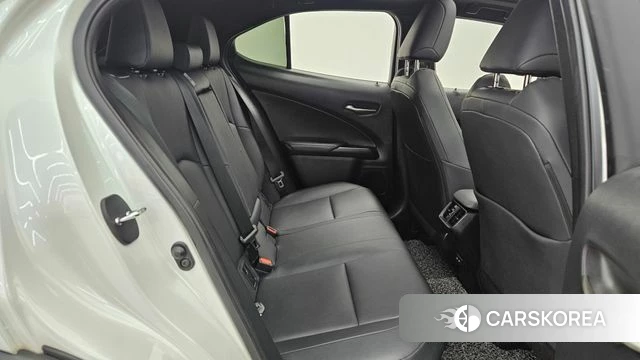 Lexus UX250h 2021 Белый из Кореи, фото 2