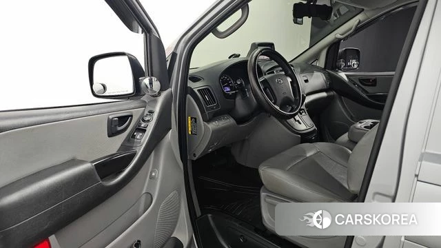 Hyundai The New Grand Starex 2019 Серебристо-серый из Кореи, фото 2