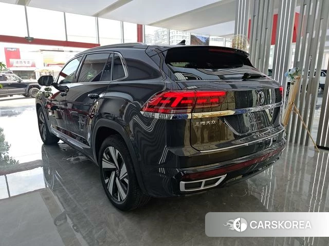 Volkswagen Tourang 2021 Черный из Китая, фото 2