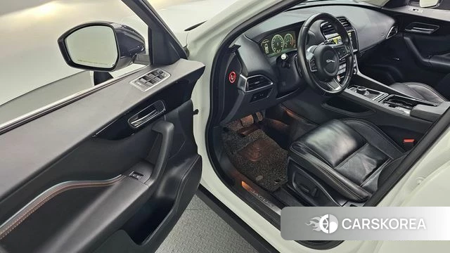 Jaguar F-PACE 2018 Белый из Кореи, фото 2