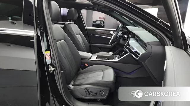 Audi A6 (C8) 2023 Черный из Кореи, фото 2