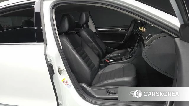 Volkswagen The New Passat 2018 Белый из Кореи, фото 2