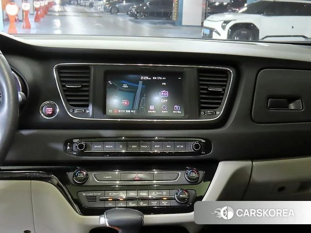Kia The New Carnival 2018 Черный из Кореи, фото 2