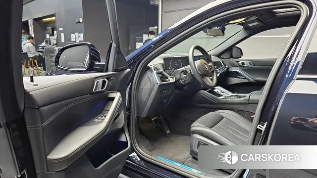 BMW X6 (G06) 2025 Черный из Кореи, фото 2