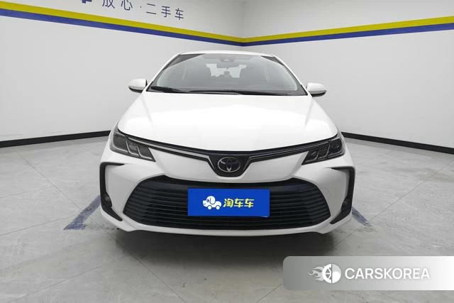 Toyota Corolla 2023 Белый из Китая, фото 2