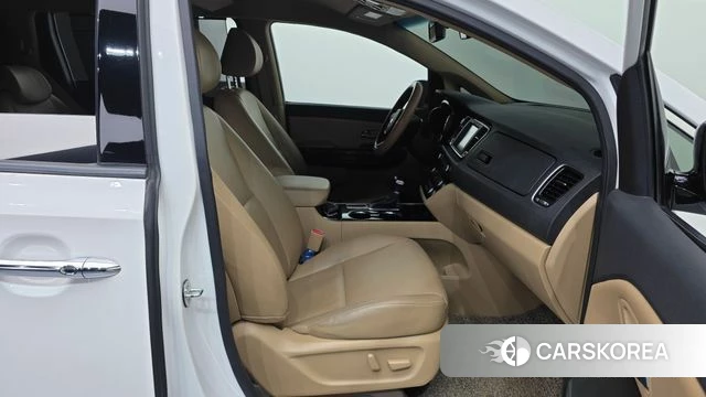 Kia The New Carnival 2018 Белый из Кореи, фото 2