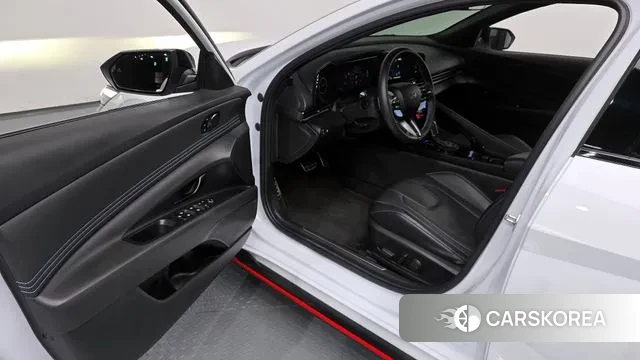 Hyundai The New Avante (CN7) 2023 Белый из Кореи, фото 2