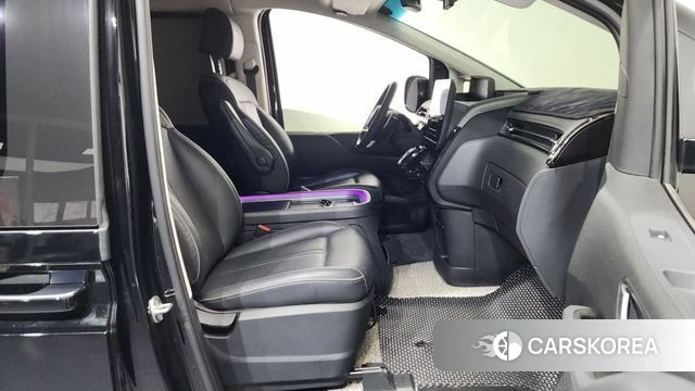 Hyundai Staria 2022 Черный из Кореи, фото 2
