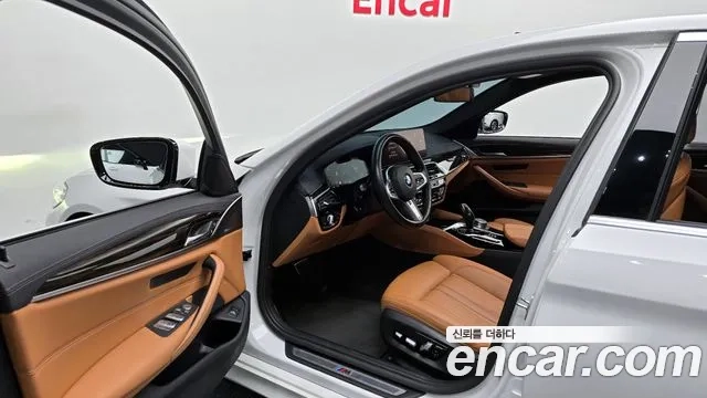 BMW 5 Series (G30) 2022 Белый из Кореи, фото 2