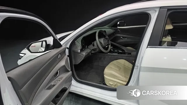 Hyundai The New Avante (CN7) 2024 Белый из Кореи, фото 2