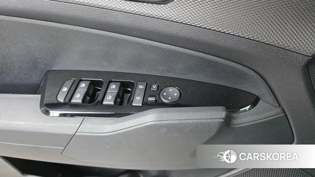 Kia Sportage 5th Generation Hybrid 2024 Серебряный из Кореи, фото 2