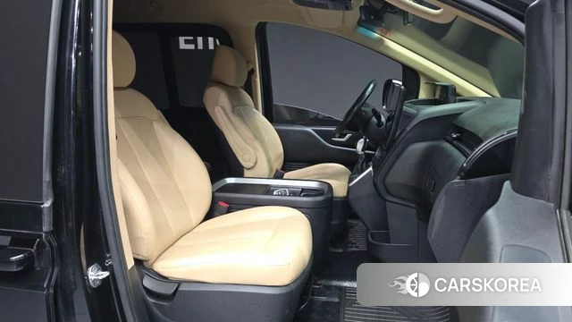 Hyundai Staria 2021 Черный из Кореи, фото 2