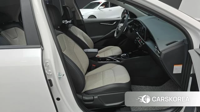 Kia Di Ol Nu Niro 2025 Белый из Кореи, фото 2