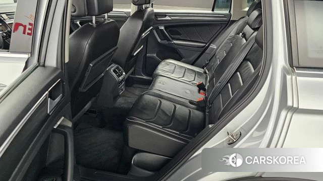 Volkswagen Tiguan second Generation 2018 Серебряный из Кореи, фото 2