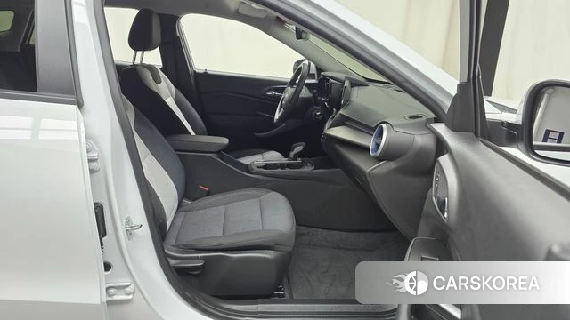 Chevrolet (GM Daewoo) Trax Crossover 2023 Белый из Кореи, фото 2