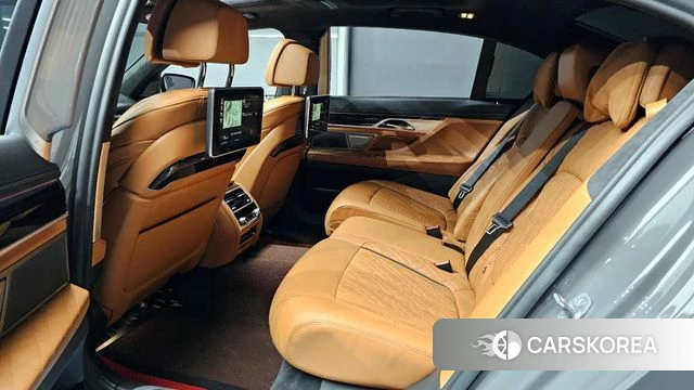 BMW 7 Series (G11) 2021 Серебристо-серый из Кореи, фото 2