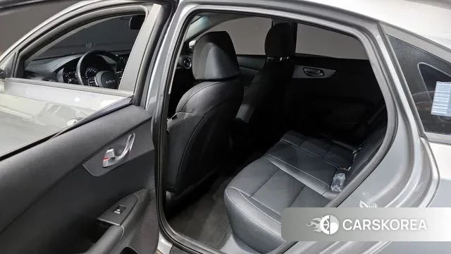 Kia The New K3 2nd generation 2022 Серебряный из Кореи, фото 2