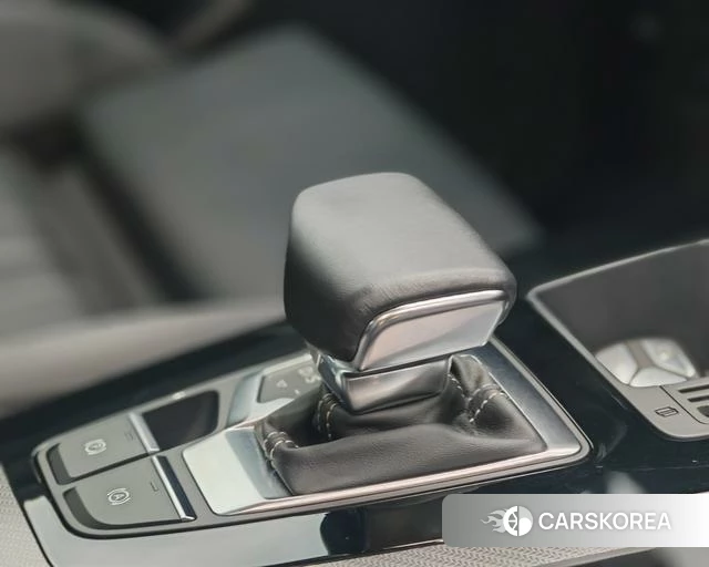 Audi Q5L 2022 Черный из Китая, фото 2