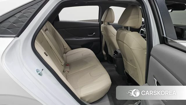 Hyundai The New Avante (CN7) 2024 Белый из Кореи, фото 2