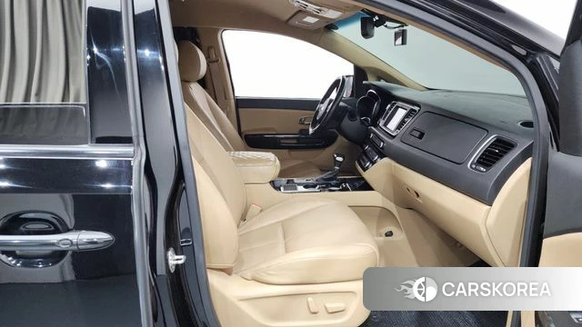 Kia The New Carnival 2019 Черный из Кореи, фото 2