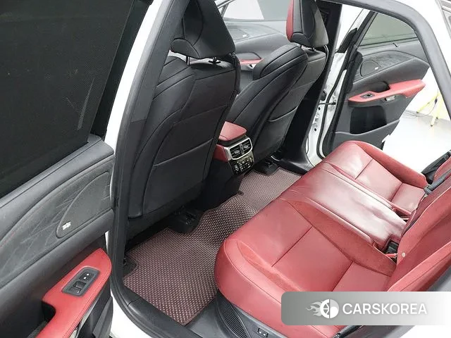 Lexus RX500h 5th generation 2024 Белый из Кореи, фото 2