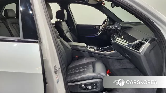 BMW X5 (G05) 2024 Белый из Кореи, фото 2